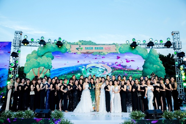 Trịnh Thăng Bình, Cẩm Ly… hội tụ cùng dàn sao tại đêm “Dạ tiệc bốn mùa” của Thiên Nhiên Việt - 1 Trịnh Thăng Bình, Cẩm Ly… hội tụ cùng dàn sao tại đêm “Dạ tiệc bốn mùa” của Thiên Nhiên Việt - 1