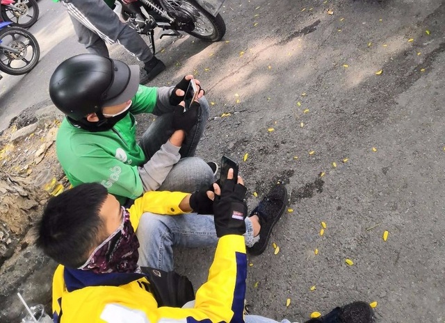 Sinh viên nói gì khi “siết” giờ làm thêm làm xe ôm công nghệ? - 2 Sinh viên nói gì khi “siết” giờ làm thêm làm xe ôm công nghệ? - 2