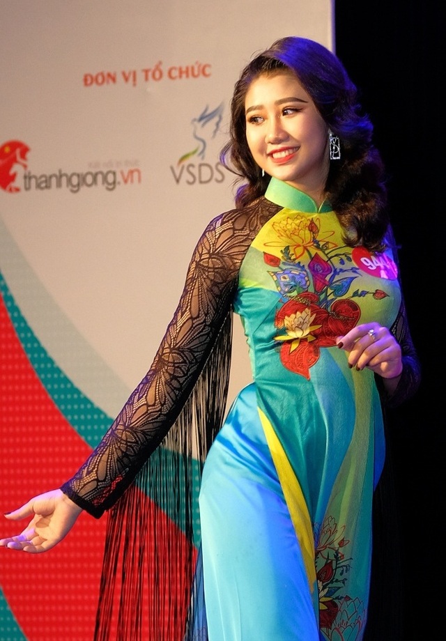 Nữ sinh miền Trung – Tây Nguyên đọ sắc, đọ tài tại Bán kết Hoa khôi Sinh viên VN - 8 Nữ sinh miền Trung – Tây Nguyên đọ sắc, đọ tài tại Bán kết Hoa khôi Sinh viên VN - 8