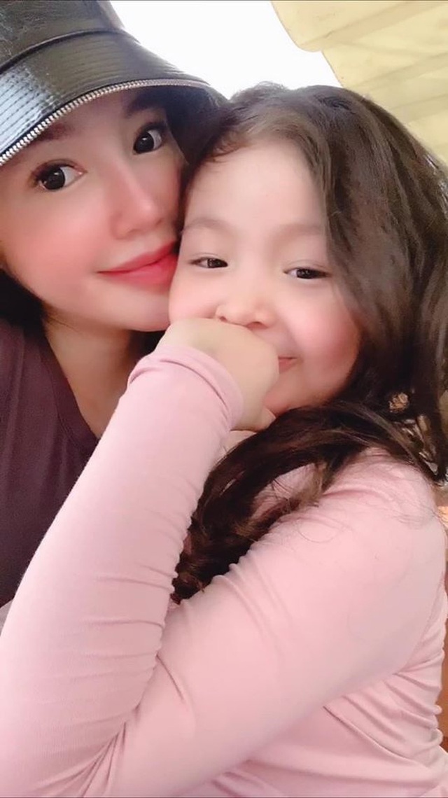 Elly Trần bóng gió nói về đàn ông ngoại tình giữa nghi vấn bị chồng “cắm sừng” - 3 Elly Trần bóng gió nói về đàn ông ngoại tình giữa nghi vấn bị chồng “cắm sừng” - 3