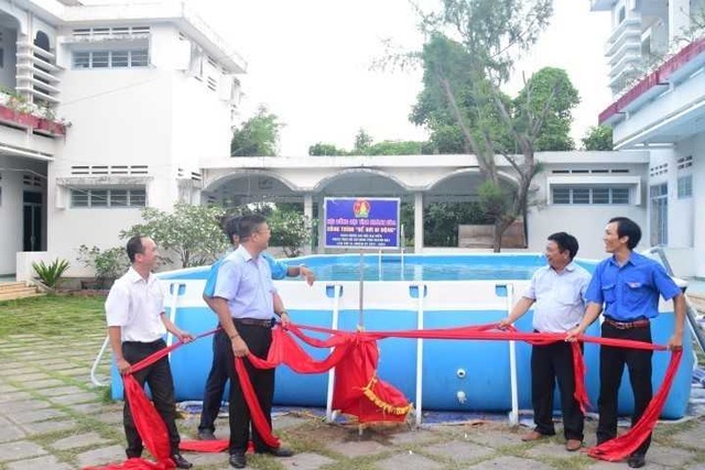 Trao tặng 5 bể bơi di động miễn phí của nhà sản xuất Hoàng Hải - 1 Trao tặng 5 bể bơi di động miễn phí của nhà sản xuất Hoàng Hải - 1