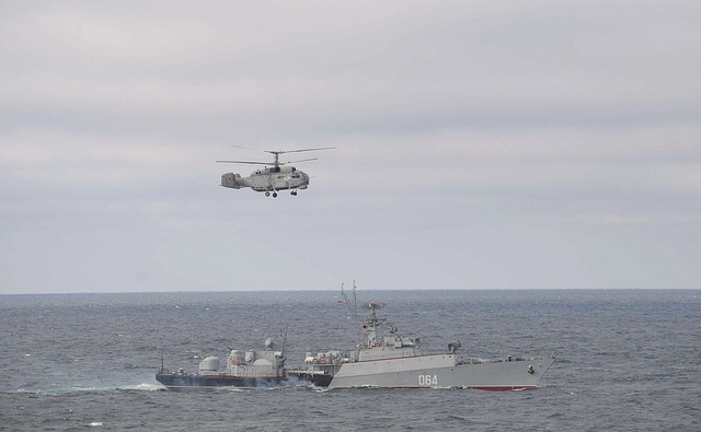 Tổng thống Putin lên tàu tuần dương thị sát tập trận gần Crimea - 6 Tổng thống Putin lên tàu tuần dương thị sát tập trận gần Crimea - 6