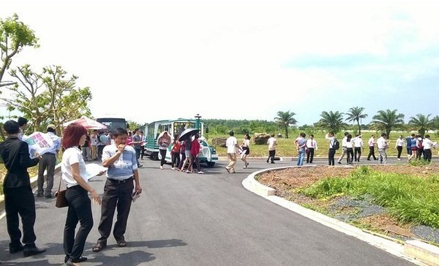“Cò đất” làm náo loạn thị trường nhiều nơi, Bộ Xây dựng lên tiếng - 1 “Cò đất” làm náo loạn thị trường nhiều nơi, Bộ Xây dựng lên tiếng - 1
