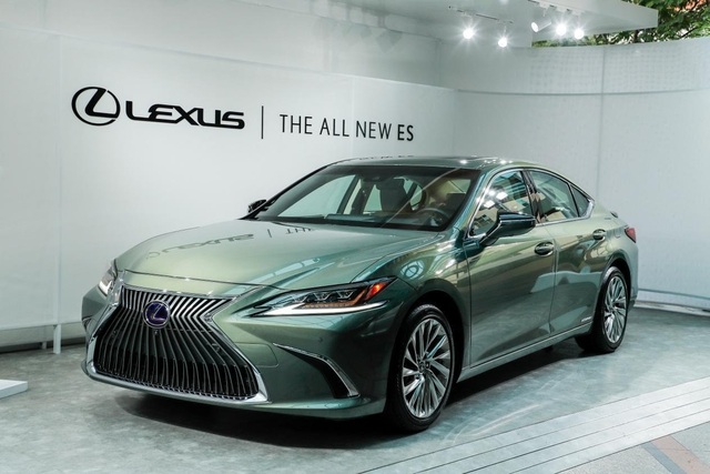 Lexus LS 500h phiên bản đặc biệt 2020 chào khách hàng Việt - 3