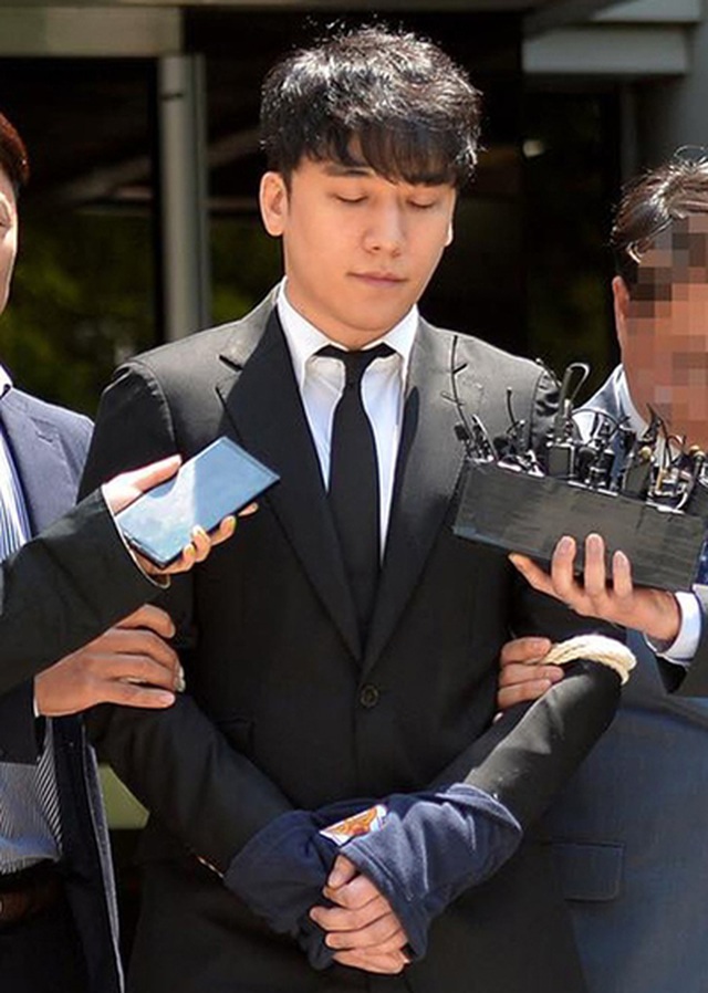 Công tố viên đề nghị bắt giam nam ca sĩ Seungri - 2 Công tố viên đề nghị bắt giam nam ca sĩ Seungri - 2