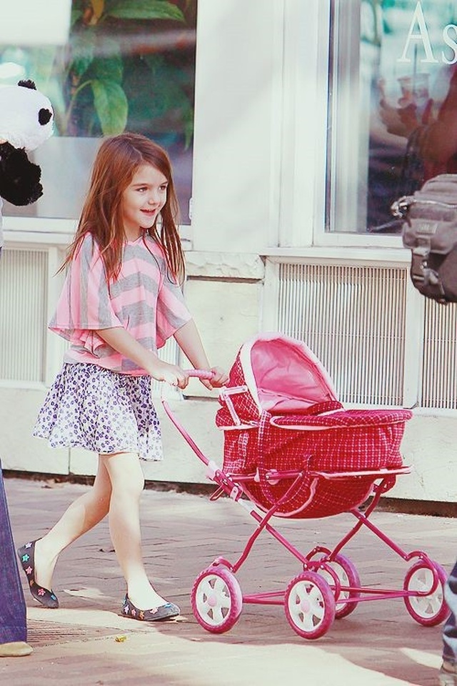 Cuộc sống hiện tại của Suri Cruise - con gái ruột duy nhất của Tom Cruise - 9 Cuộc sống hiện tại của Suri Cruise - con gái ruột duy nhất của Tom Cruise - 9