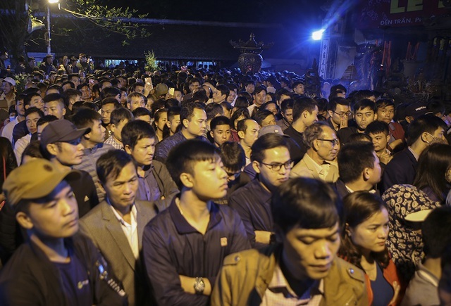 Không có chuyện ấn đền Trần lọt ra ngoài trước giờ Khai ấn! - 2 Không có chuyện ấn đền Trần lọt ra ngoài trước giờ Khai ấn! - 2