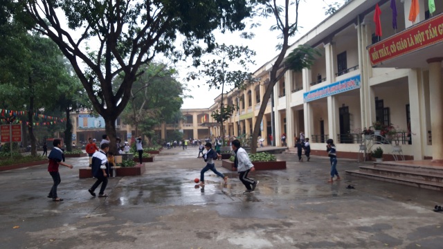 Hà Nội: Phụ huynh bức xúc với hàng loạt khoản thu trái quy định - 2 Hà Nội: Phụ huynh bức xúc với hàng loạt khoản thu trái quy định - 2