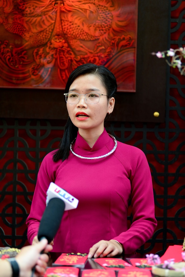 Bà đồ trên phố Sài Gòn.jpg Bà đồ trên phố Sài Gòn.jpg