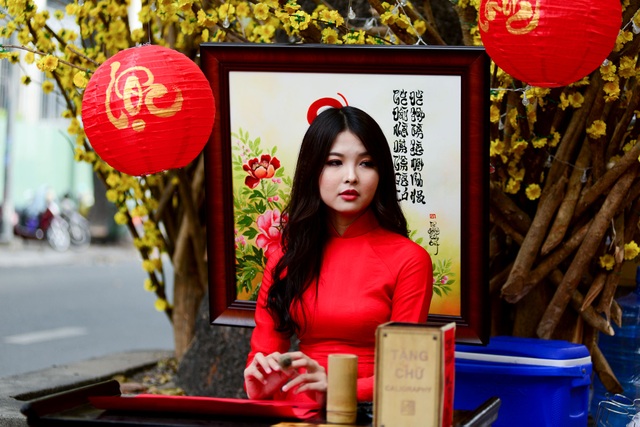 Bà đồ trên phố Sài Gòn.jpg Bà đồ trên phố Sài Gòn.jpg