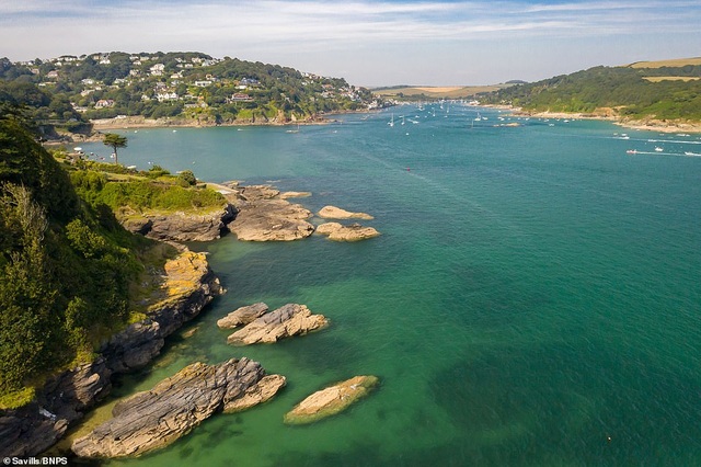 Ngôi nhà clifftop tuyệt đẹp tự chênh vênh trên vách núi trị giá hơn 60 tỷ đồng - 5 Ngôi nhà clifftop tuyệt đẹp tự chênh vênh trên vách núi trị giá hơn 60 tỷ đồng - 5
