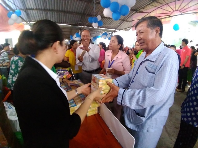 Phiên chợ 0 đồng ấm lòng bệnh nhân ngày cận Tết - 2 Phiên chợ 0 đồng ấm lòng bệnh nhân ngày cận Tết - 2