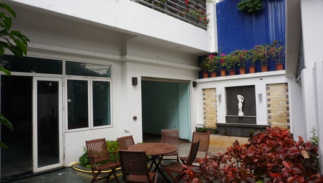 Chiêm ngưỡng ngôi biệt thự có đến 4 khu vườn xanh mát giữa lòng Hà Nội - 2 Chiêm ngưỡng ngôi biệt thự có đến 4 khu vườn xanh mát giữa lòng Hà Nội - 2
