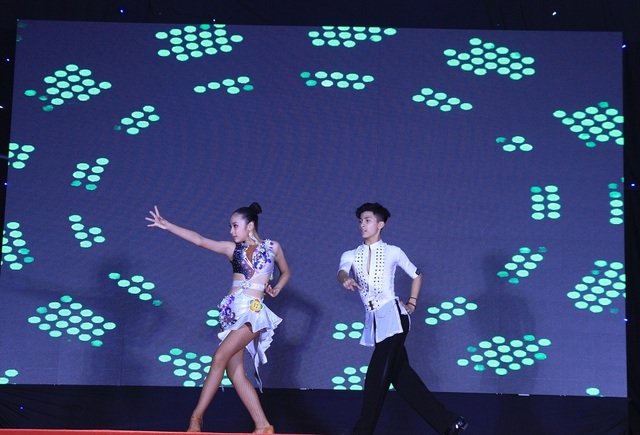 Hai nữ sinh giành giải Nhất hội thi “Tài năng thiếu nhi Thủ đô” - 9 Hai nữ sinh giành giải Nhất hội thi “Tài năng thiếu nhi Thủ đô” - 9