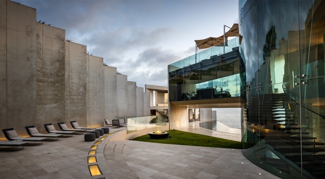 Ngắm căn biệt thự nằm “chênh vênh” trên vách đá, nhìn ra biển tuyệt đẹp - 5