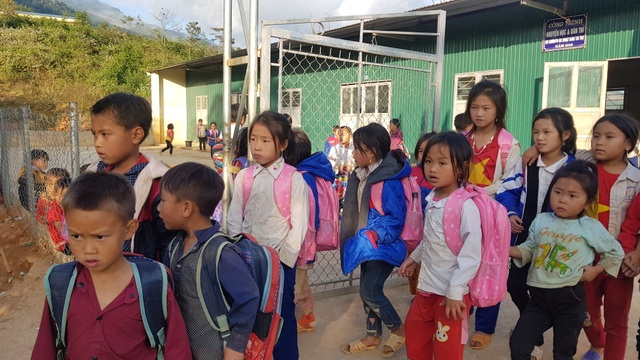 Học sinh Pà Khốm ở độ cao 1000m đã không còn bỏ học - 14 Học sinh Pà Khốm ở độ cao 1000m đã không còn bỏ học - 14