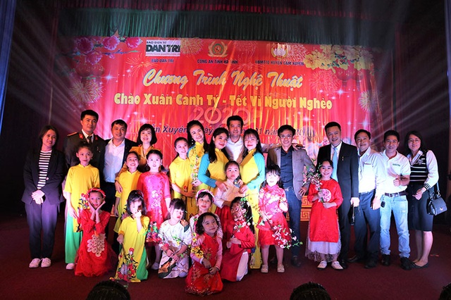 Ấm tình Xuân đêm giao lưu ủng hộ dân nghèo Hà Tĩnh đón Tết - 26 Ấm tình Xuân đêm giao lưu ủng hộ dân nghèo Hà Tĩnh đón Tết - 26