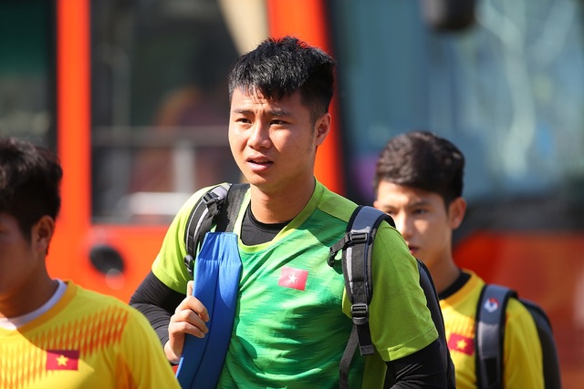 Cầu thủ U23 Việt Nam lộ vẻ mặt buồn bã trước giờ rời Buriram - 3 Cầu thủ U23 Việt Nam lộ vẻ mặt buồn bã trước giờ rời Buriram - 3