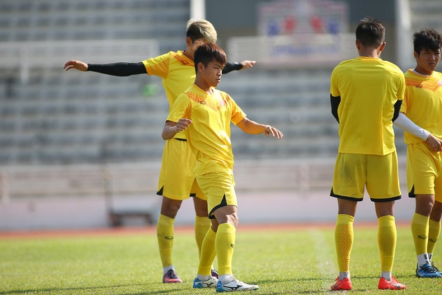 Cầu thủ U23 Việt Nam lộ vẻ mặt buồn bã trước giờ rời Buriram - 9 Cầu thủ U23 Việt Nam lộ vẻ mặt buồn bã trước giờ rời Buriram - 9
