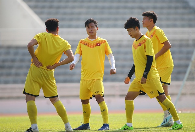 Cầu thủ U23 Việt Nam lộ vẻ mặt buồn bã trước giờ rời Buriram - 7 Cầu thủ U23 Việt Nam lộ vẻ mặt buồn bã trước giờ rời Buriram - 7