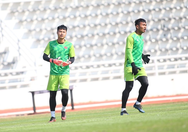 Cầu thủ U23 Việt Nam lộ vẻ mặt buồn bã trước giờ rời Buriram - 8 Cầu thủ U23 Việt Nam lộ vẻ mặt buồn bã trước giờ rời Buriram - 8