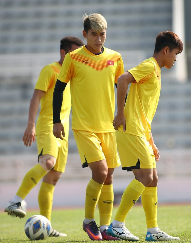 Cầu thủ U23 Việt Nam lộ vẻ mặt buồn bã trước giờ rời Buriram - 6 Cầu thủ U23 Việt Nam lộ vẻ mặt buồn bã trước giờ rời Buriram - 6
