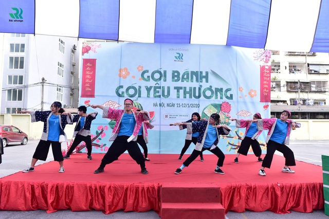 Riki Nihongo tổ chức chương trình từ thiện “Gói bánh, Gói yêu thương” - 3 Riki Nihongo tổ chức chương trình từ thiện “Gói bánh, Gói yêu thương” - 3