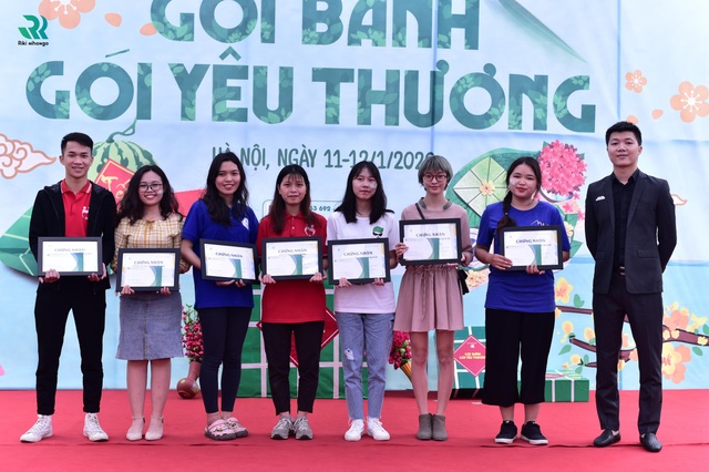 Riki Nihongo tổ chức chương trình từ thiện “Gói bánh, Gói yêu thương” - 6 Riki Nihongo tổ chức chương trình từ thiện “Gói bánh, Gói yêu thương” - 6