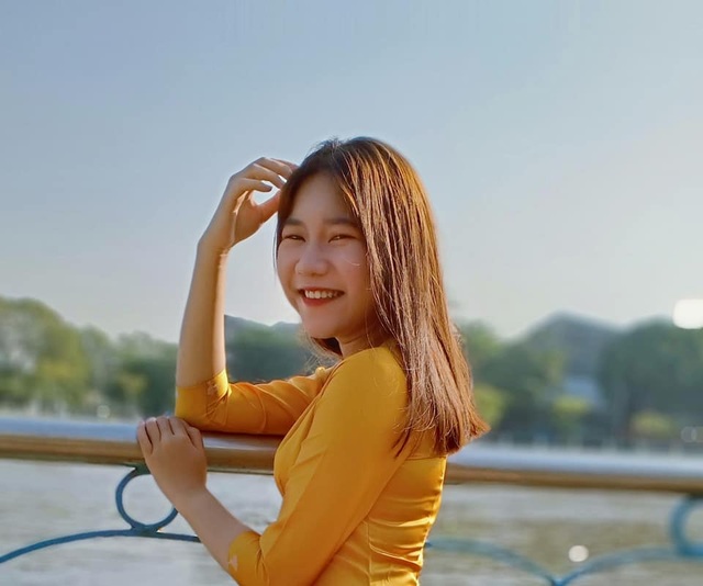 Nữ sinh 17 tuổi gây sửng sốt khi chọn lối đi... cải lương - 9 Nữ sinh 17 tuổi gây sửng sốt khi chọn lối đi... cải lương - 9