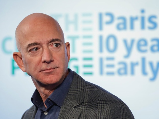 Ông chủ Amazon Jeff Bezos là người kiếm tiền nhiều nhất thập kỷ - 1 Ông chủ Amazon Jeff Bezos là người kiếm tiền nhiều nhất thập kỷ - 1