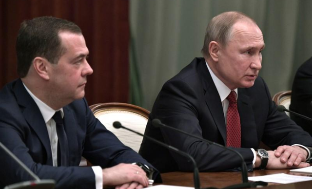 Thủ tướng Nga Medvedev từ chức