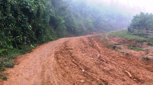 Học sinh Pà Khốm ở độ cao 1000m đã không còn bỏ học - 1 Học sinh Pà Khốm ở độ cao 1000m đã không còn bỏ học - 1