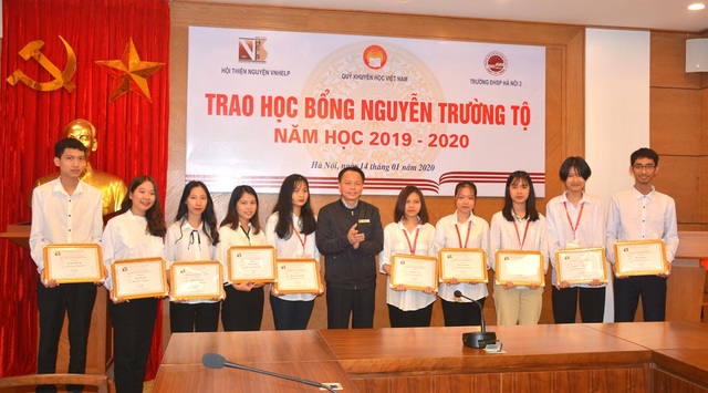 20 sinh viên tiêu biểu tiếp tục nhận học bổng Nguyễn Trường Tộ - 1 20 sinh viên tiêu biểu tiếp tục nhận học bổng Nguyễn Trường Tộ - 1