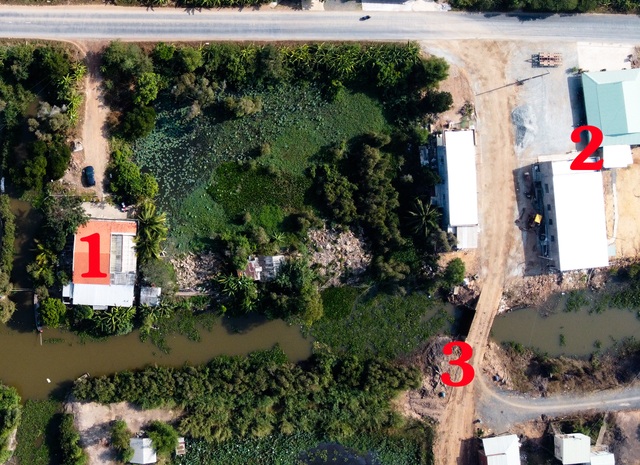 Ruộng lúa chết khô nghi do phèn từ hầm đất khai thác trái phép - 7 Ruộng lúa chết khô nghi do phèn từ hầm đất khai thác trái phép - 7