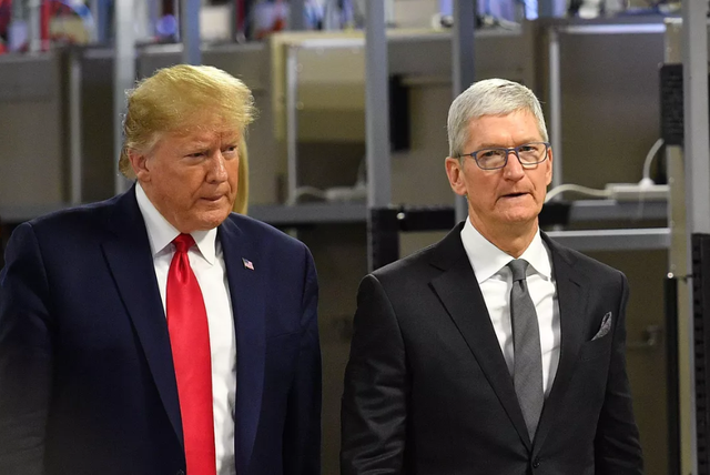 Tổng thống Trump chỉ trích Apple vì không giúp mở khóa iPhone của kẻ xả súng - 1 Tổng thống Trump chỉ trích Apple vì không giúp mở khóa iPhone của kẻ xả súng - 1