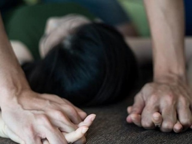 “Yêu” bé gái 13 tuổi, nam thanh niên bị khởi tố - 1 “Yêu” bé gái 13 tuổi, nam thanh niên bị khởi tố - 1