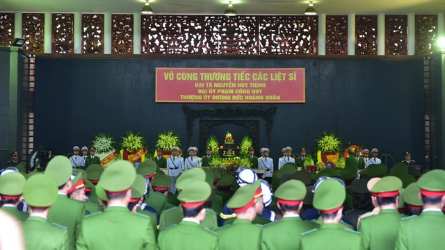 Thủ tướng viếng 3 liệt sĩ hy sinh ở Đồng Tâm - Ảnh minh hoạ 7