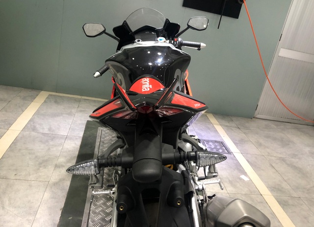 Hé lộ hai mẫu Aprilia và Moto Guzzi chính hãng đầu tiên tại Việt Nam - 10