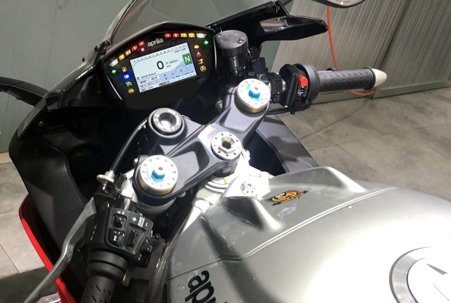 Hé lộ hai mẫu Aprilia và Moto Guzzi chính hãng đầu tiên tại Việt Nam - 4