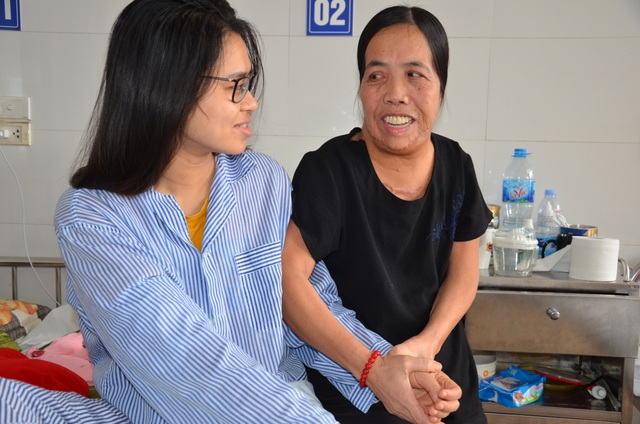 Người đàn bà nửa thế kỉ mang hàm răng “kỳ dị” thay đổi số phận sau 5 tháng - 7 Người đàn bà nửa thế kỉ mang hàm răng “kỳ dị” thay đổi số phận sau 5 tháng - 7