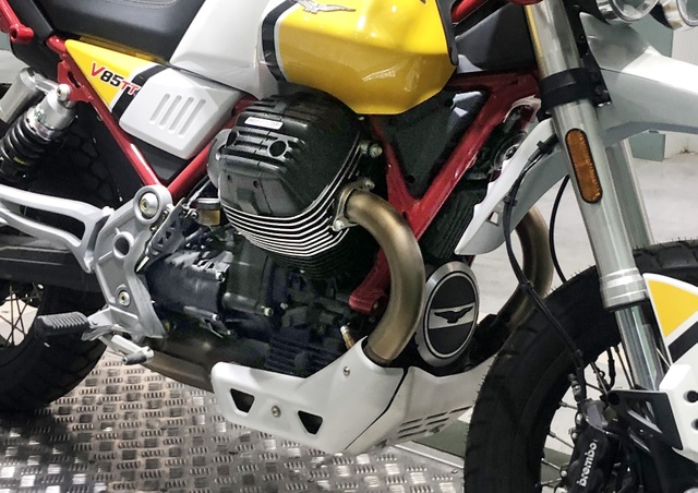 Hé lộ hai mẫu Aprilia và Moto Guzzi chính  hãng đầu tiên tại Việt Nam - 17