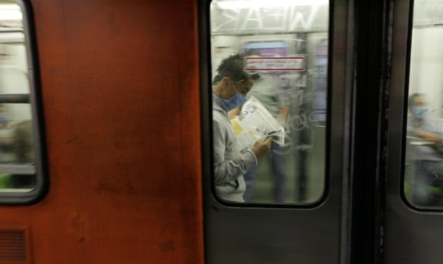 Hỏng thang cuốn ở nhà ga tàu điện ngầm vì vấn nạn “tiểu đường” tùy tiện