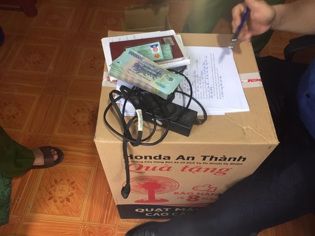 Khởi tố 10 bị can trong đường dây đánh bạc xuyên quốc gia 10.000 tỷ đồng - 3 Khởi tố 10 bị can trong đường dây đánh bạc xuyên quốc gia 10.000 tỷ đồng - 3