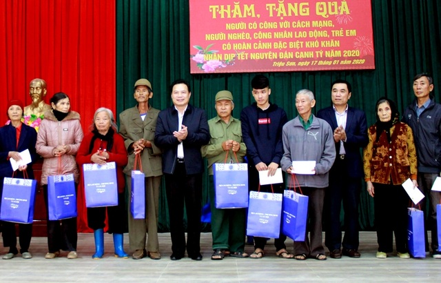 Bộ LĐ-TBXH: Tặng 285 suất quà Tết tại Thanh Hóa - 1 Bộ LĐ-TBXH: Tặng 285 suất quà Tết tại Thanh Hóa - 1