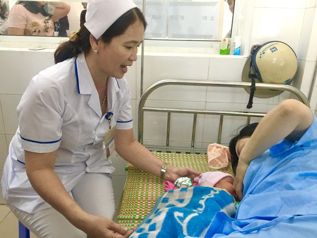 Đà Nẵng: Bệnh viện tuyến quận đạt danh hiệu “bệnh viện thực hành nuôi con bằng sữa mẹ xuất sắc” - 2