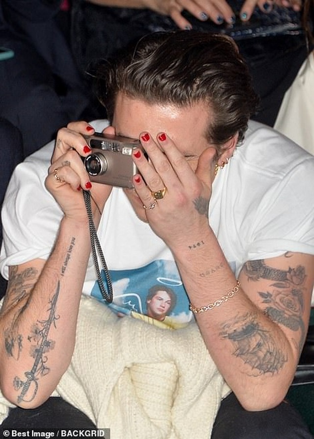Gia đình Beckham nổi bật khi đi xem show thời trang - 2 Gia đình Beckham nổi bật khi đi xem show thời trang - 2