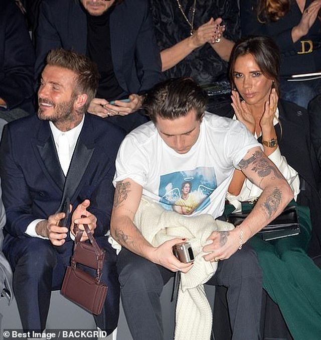 Gia đình Beckham nổi bật khi đi xem show thời trang - 4 Gia đình Beckham nổi bật khi đi xem show thời trang - 4