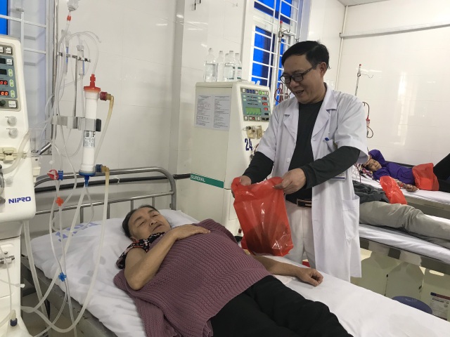 Món quà ý nghĩa mang Tết đến sớm với 187 bệnh nhân nghèo chạy thận - 6 Món quà ý nghĩa mang Tết đến sớm với 187 bệnh nhân nghèo chạy thận - 6