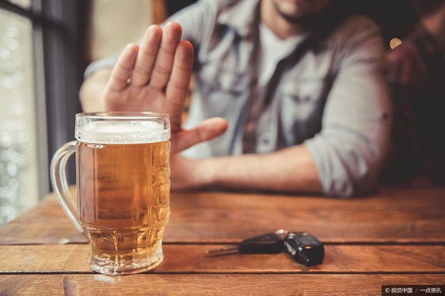 Uống rượu bia nhiều, có dấu hiệu sau phải đi khám ung thư gan ngay - 1 Uống rượu bia nhiều, có dấu hiệu sau phải đi khám ung thư gan ngay - 1