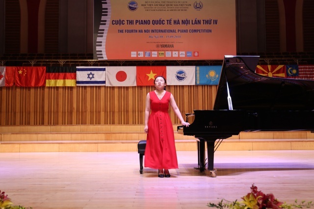 Hai nữ sinh Việt xuất sắc giành học bổng nghệ thuật khó nhằn năm 2019 - 1 Hai nữ sinh Việt xuất sắc giành học bổng nghệ thuật khó nhằn năm 2019 - 1